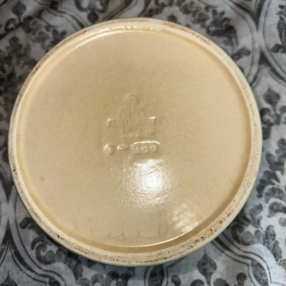 Vintage & Discontinued Pfaltzgraff Village Tea Canister - Picture 9 of 9